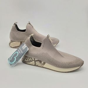 Baretraps Pringler Women's Slip-On Sneakers